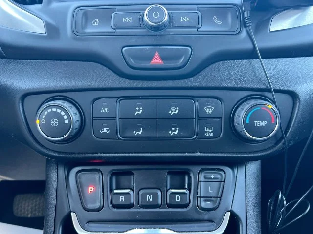 Used 2018 Black GMC SLE image 18