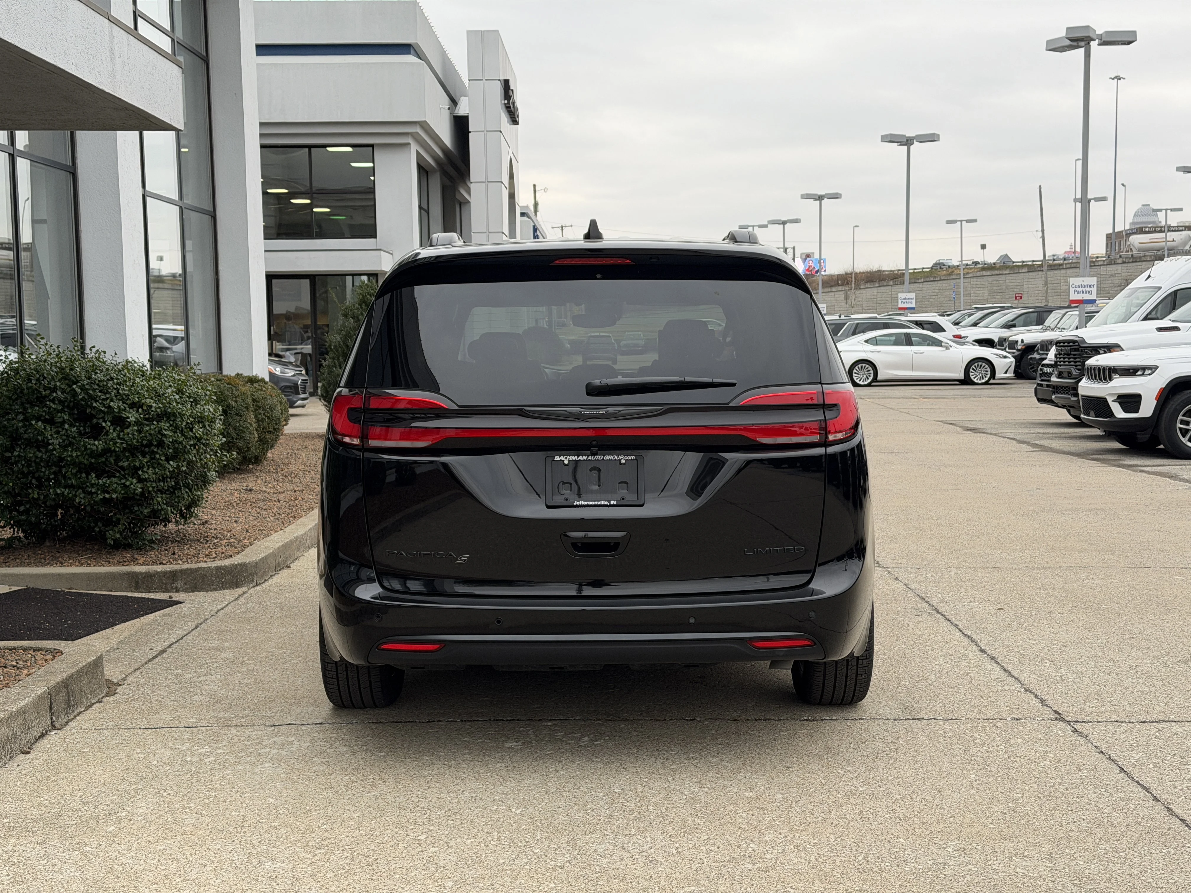 2026 Chrysler Pacifica Limited - Photo 6