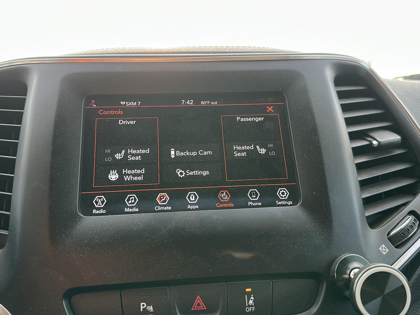 Used 2021 Sting-Gray Clearcoat Jeep Latitude Plus image 12