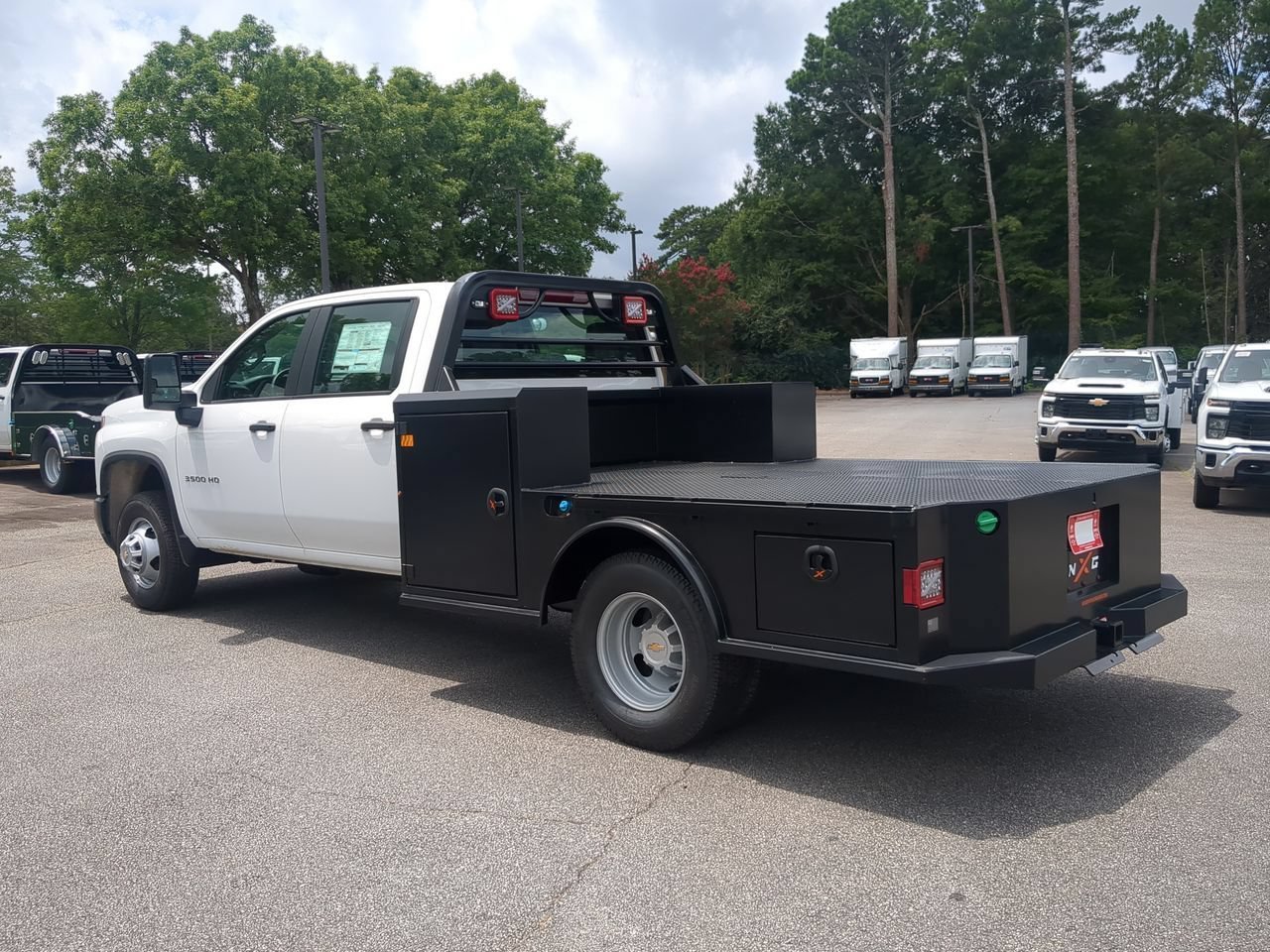 New 2026 Summit White Chevrolet Work Truck image 6