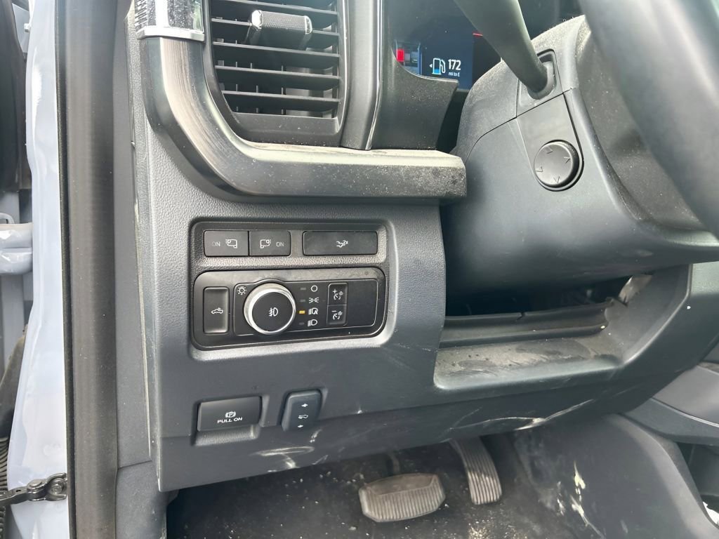 Used 2024 Gray Metallic Ford Lariat image 25