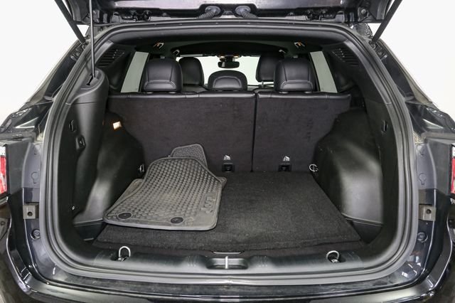 Used 2023 Black Jeep Latitude image 12