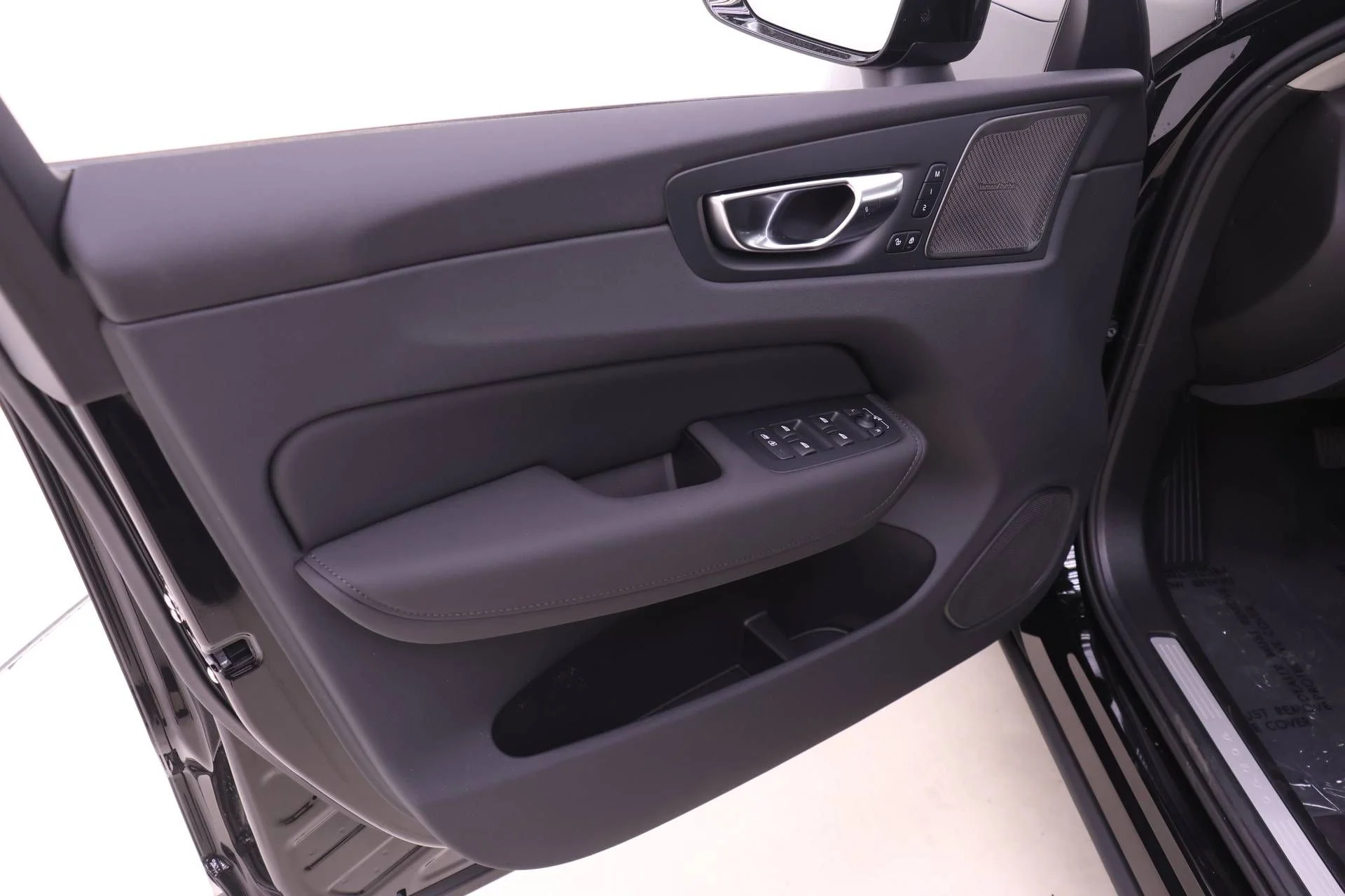 New 2026 Onyx Black Volvo Plus image 11