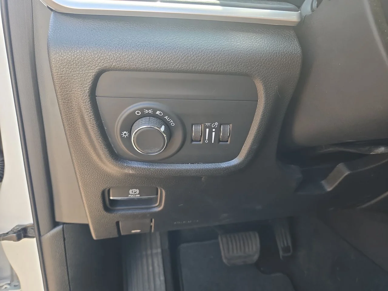 Used 2023 Bright White Clearcoat Jeep Altitude X image 13
