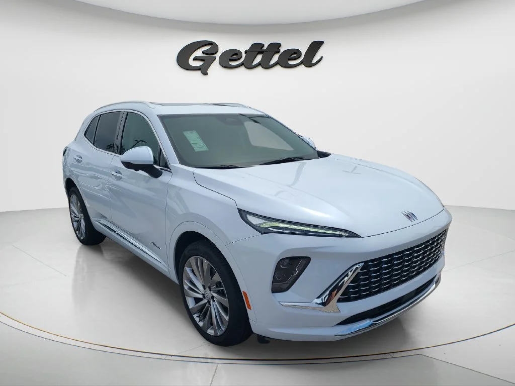 New 2026 Iridescent White Tricoat Buick Avenir image 3