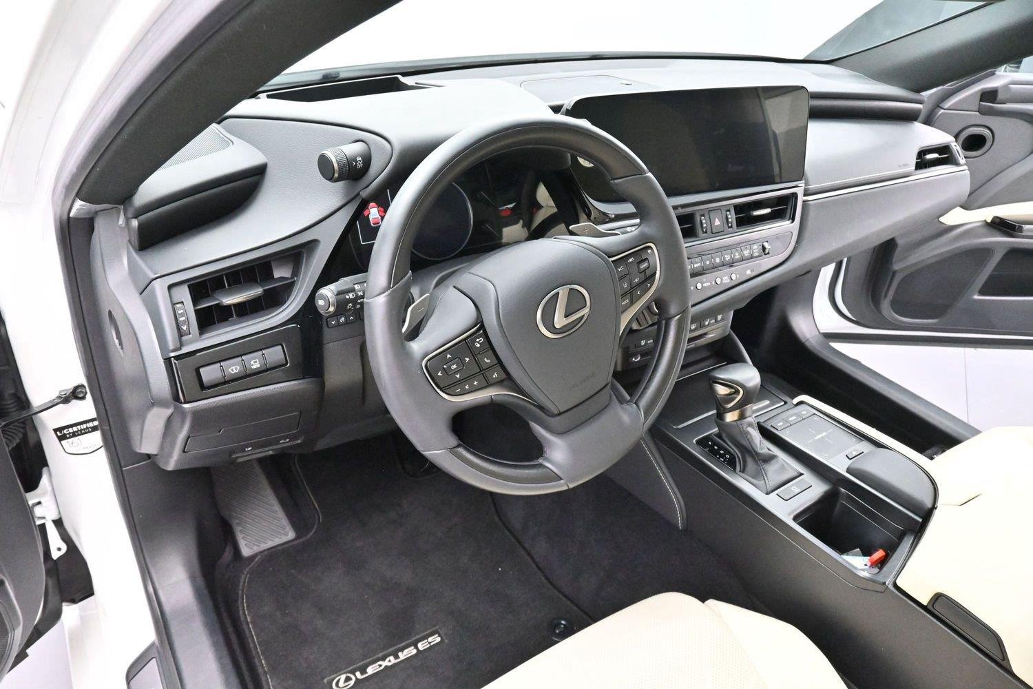 Used 2022 Eminent White Pearl Lexus ES 350 Ultra Luxury image 16