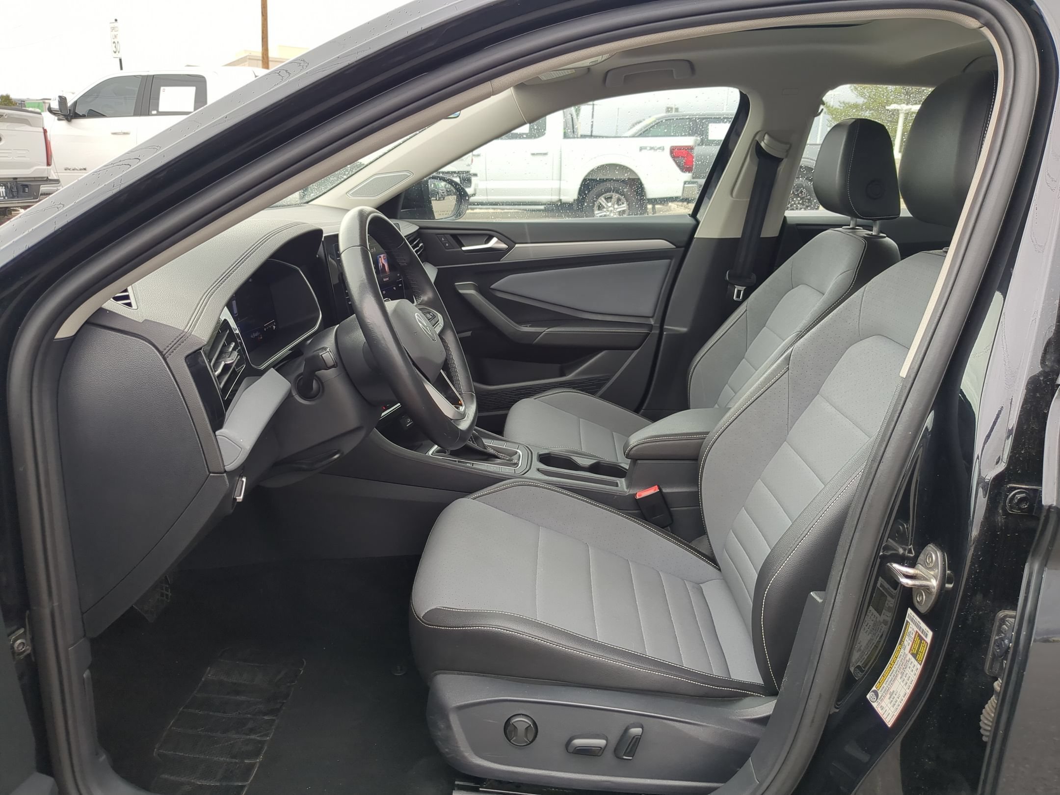 Used 2025 Gray Volkswagen SE image 15