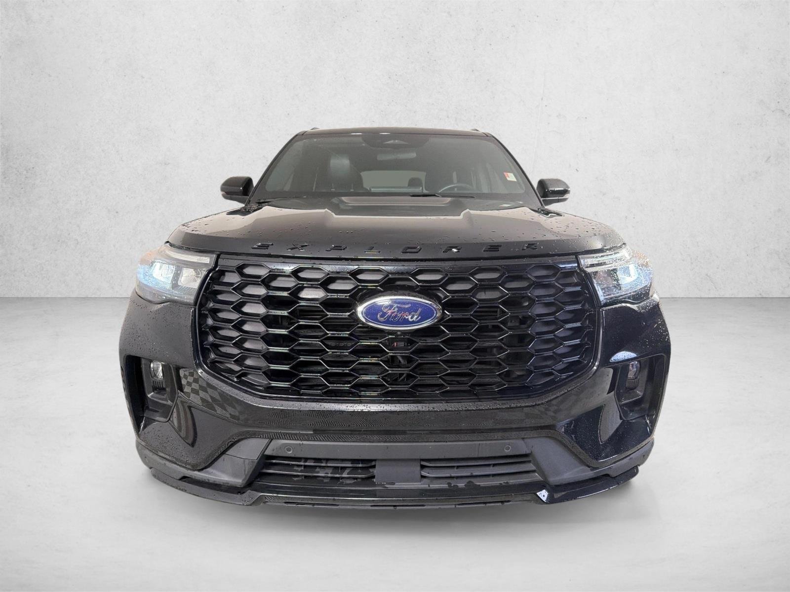 Used 2025 Agate Black Metallic Ford ST-Line image 9