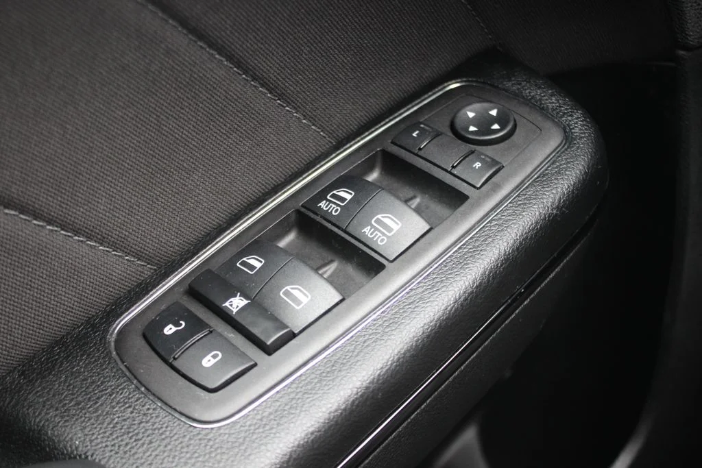 Used 2023 Red Dodge SXT image 19