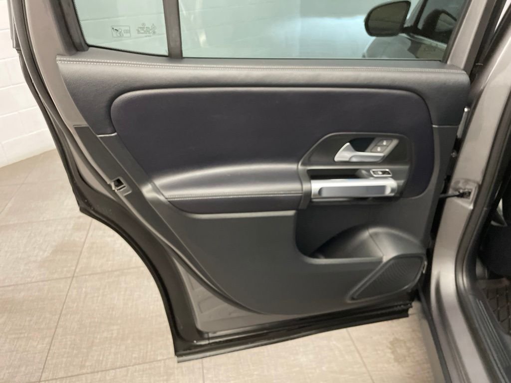 Used 2021 Gray Mercedes-Benz GLB 250 4MATIC® image 21