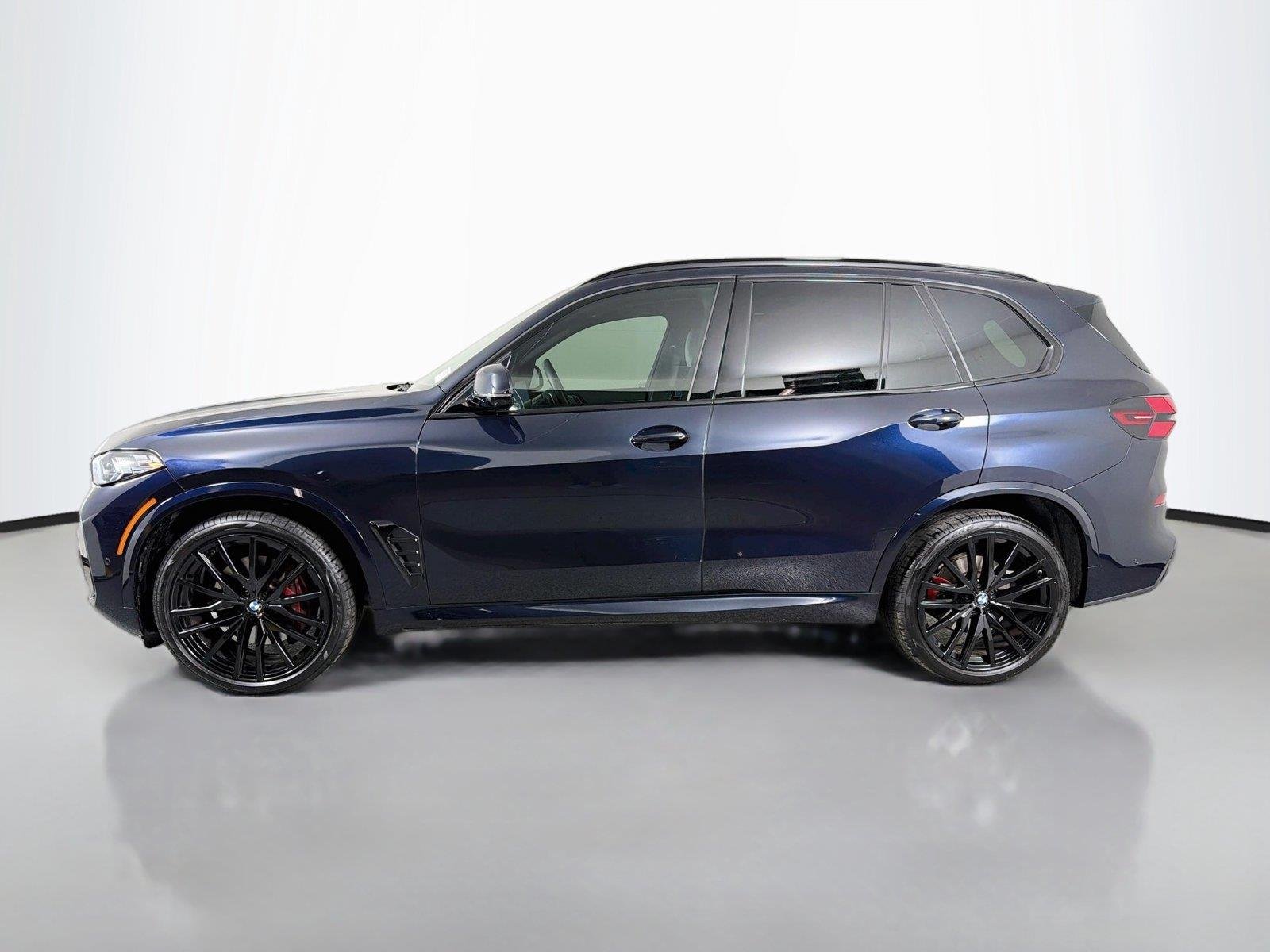Certified Used 2024 Carbon Black Metallic BMW xDrive40i image 8