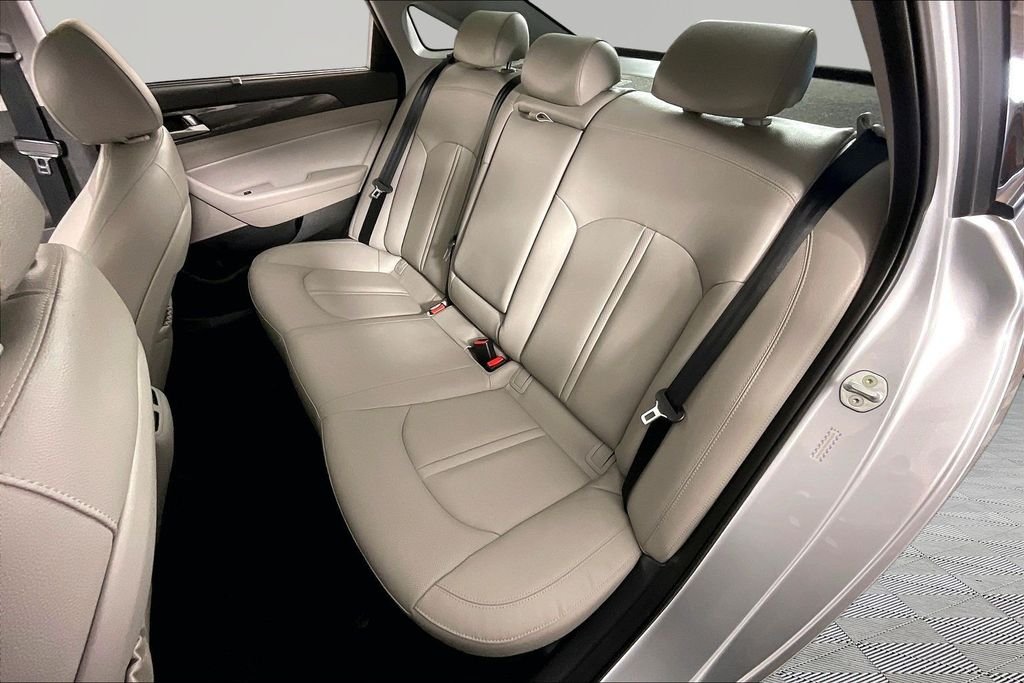 Used 2019 Silver Hyundai Limited image 20