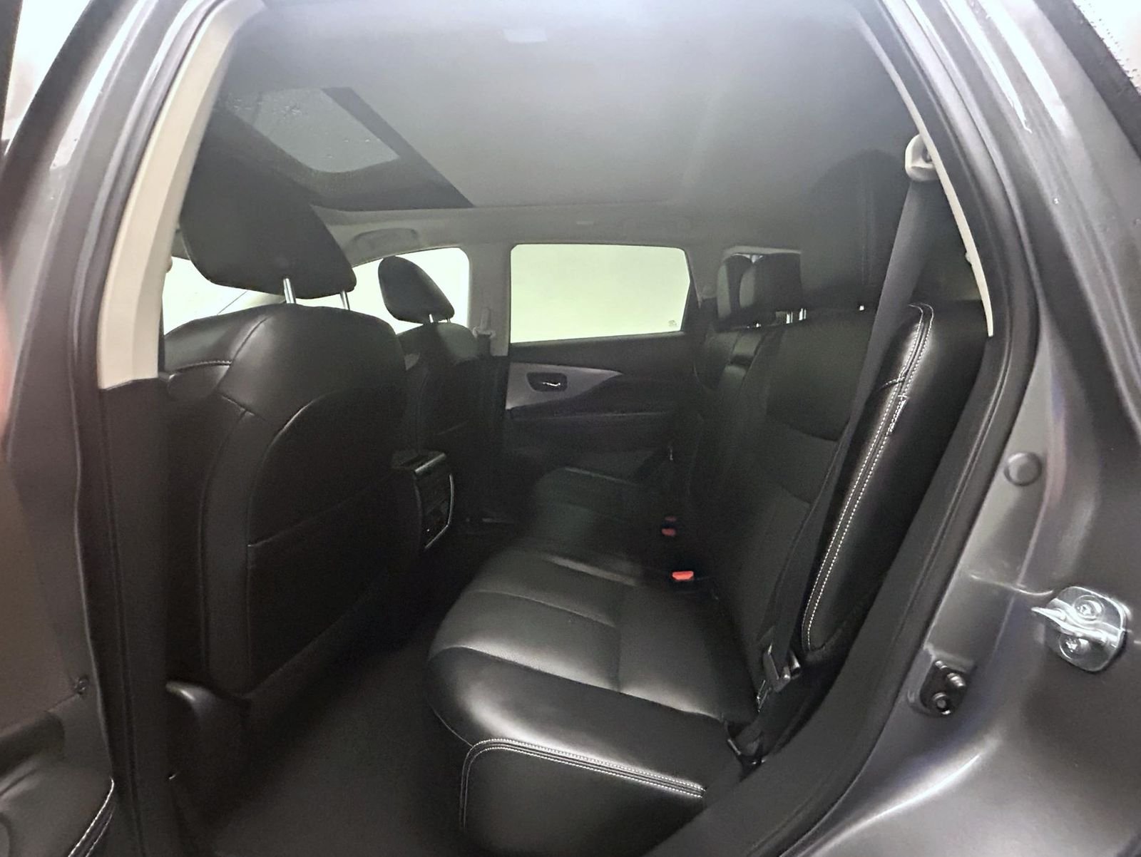 Used 2022 Gray Nissan SL image 19