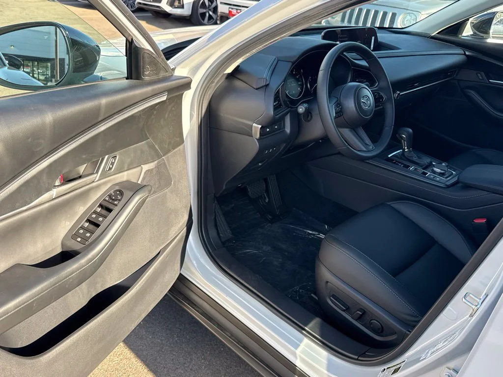 New 2026 White Mazda 2.5 S Select Sport image 7