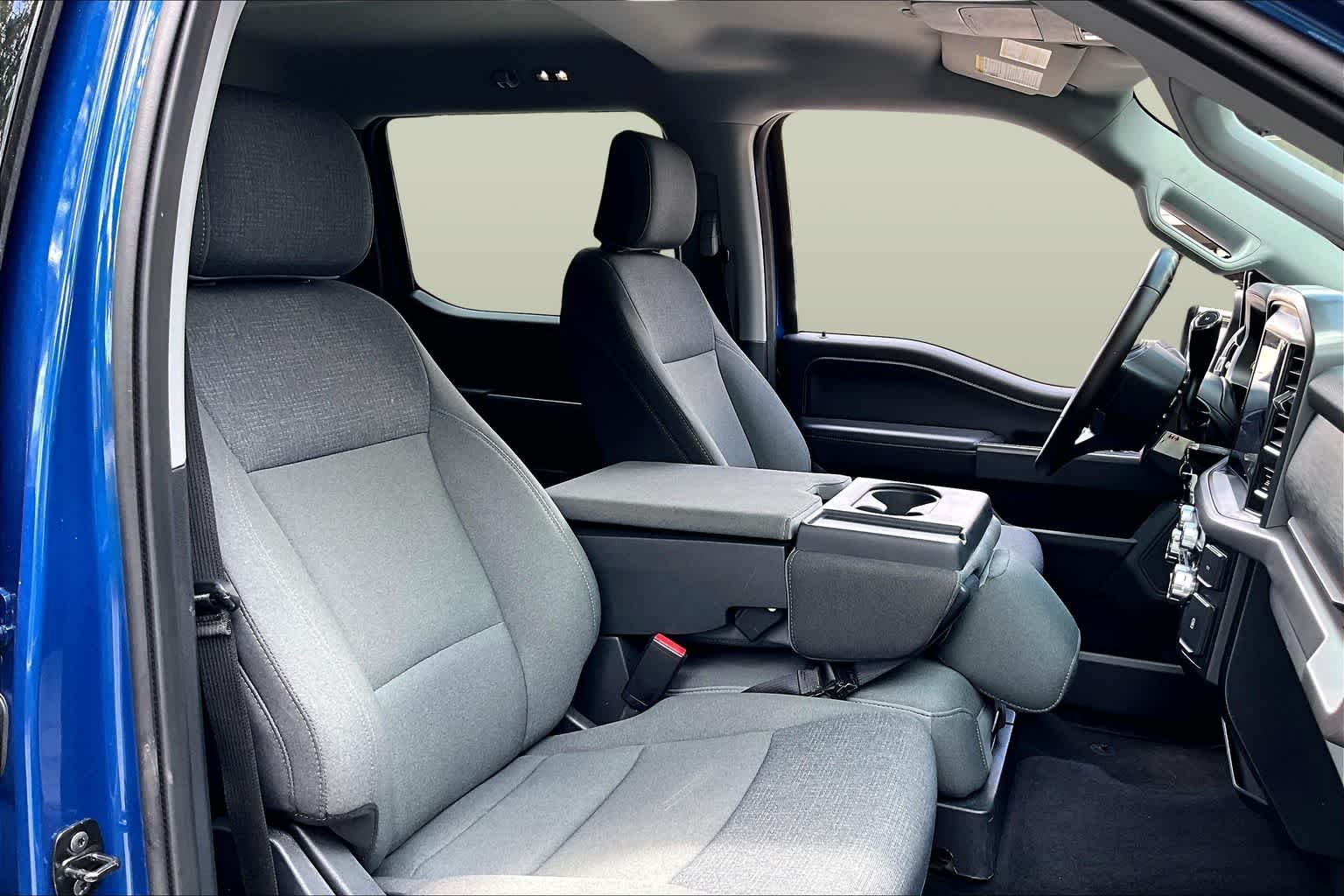 Used 2025 Atlas Blue Ford XLT image 9
