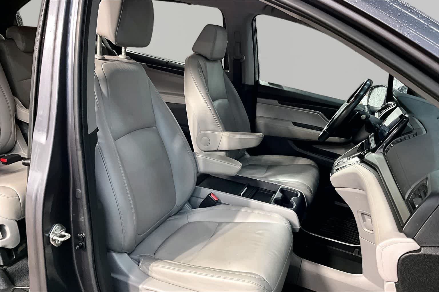 Used 2018 Modern Steel Metallic Honda EX-L image 9