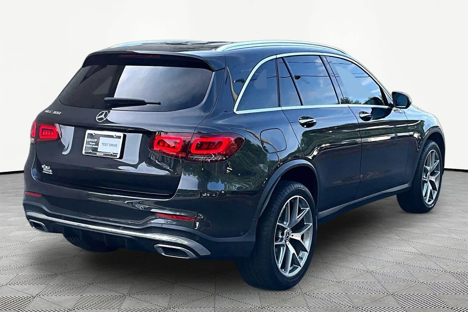Used 2022 Graphite Grey Metallic Mercedes-Benz GLC 300 image 13