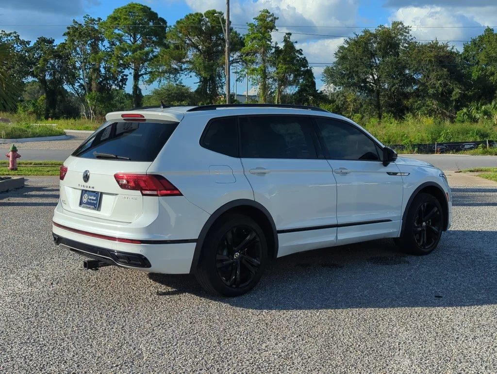 Used 2024 White Volkswagen 2.0T SE R-Line Black image 7