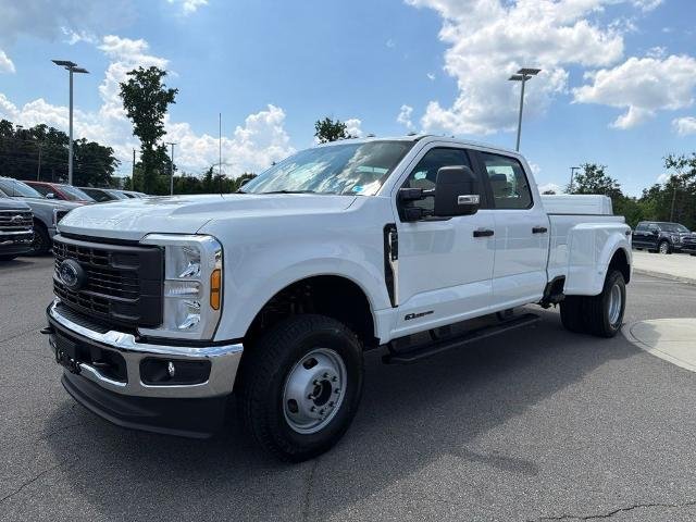 New 2026 Oxford White Ford F-350® XL image 7