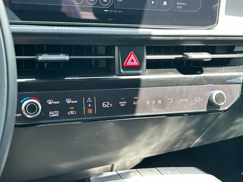 Certified Used 2026 Midnight Black Kia Light image 33