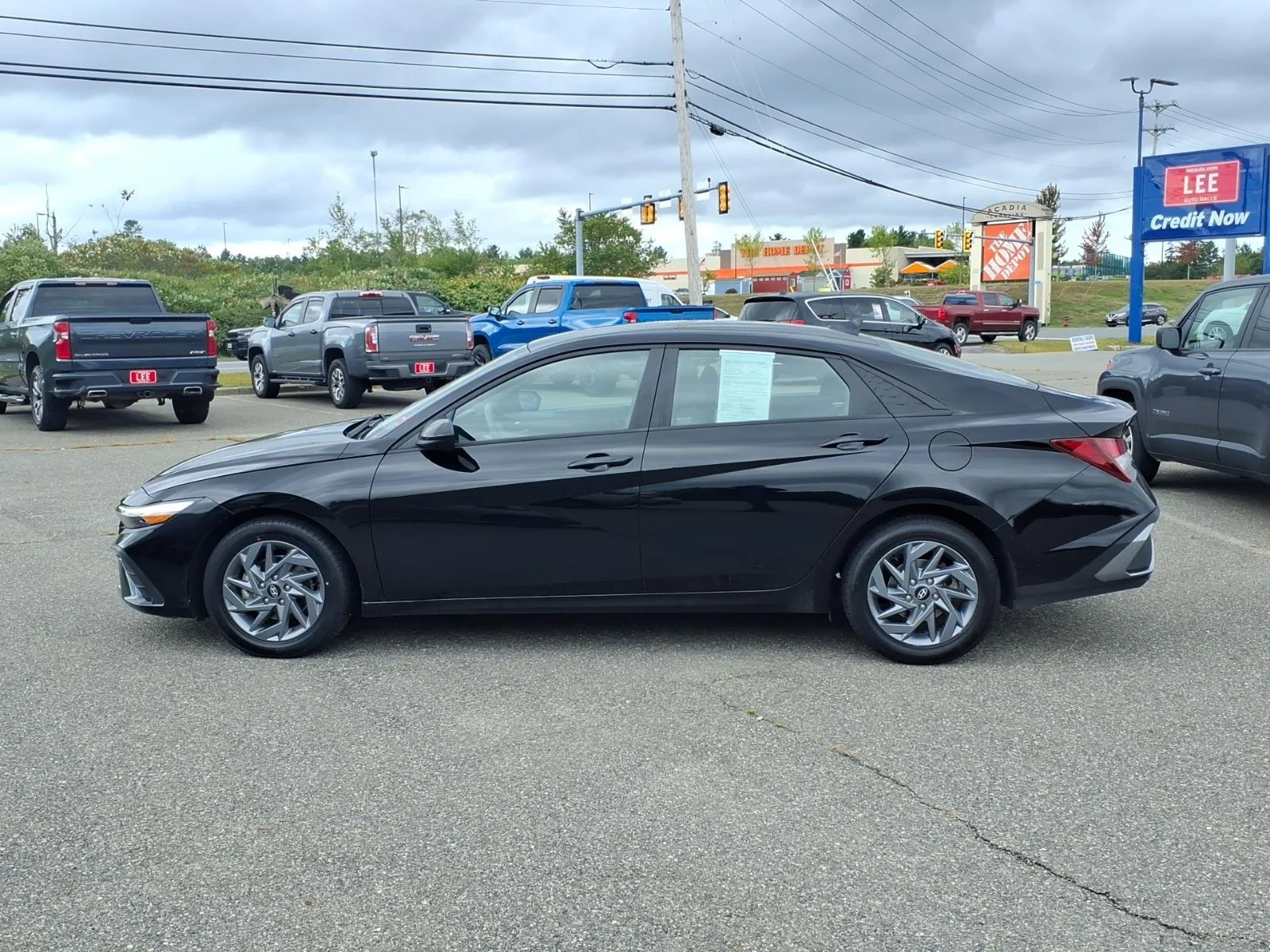 Used 2024 Abyss Black Hyundai SEL image 7
