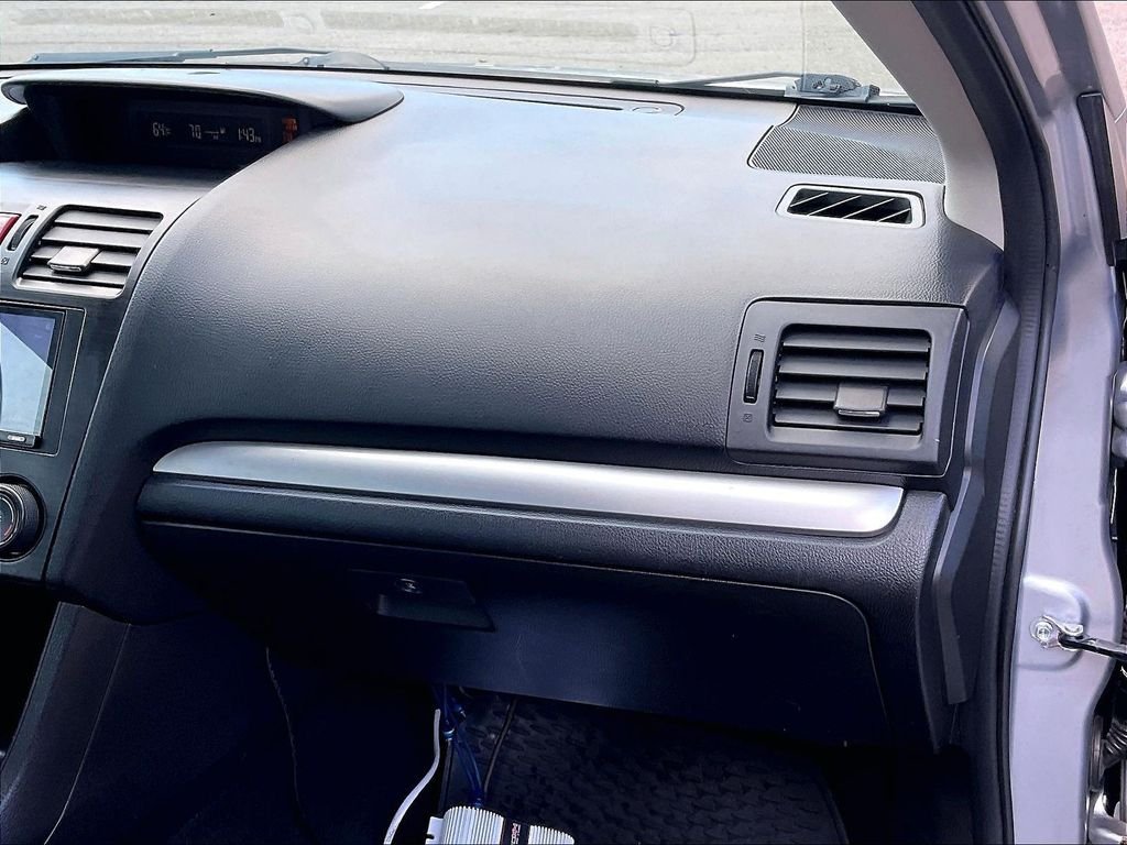 Used 2013 Silver Subaru 2.0i image 13