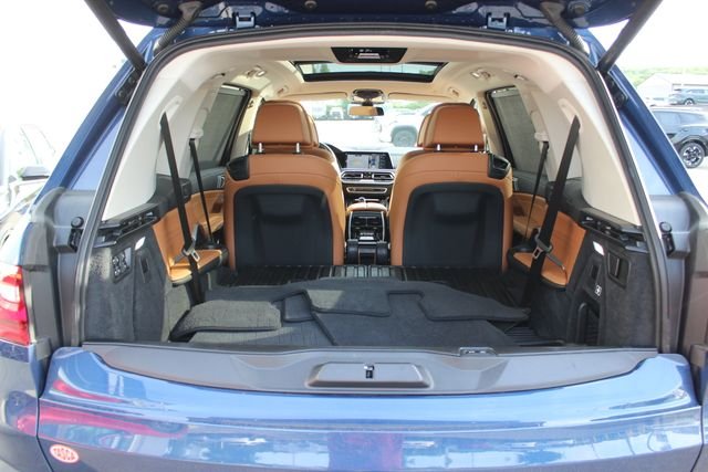 Used 2022 Blue BMW xDrive40i image 28