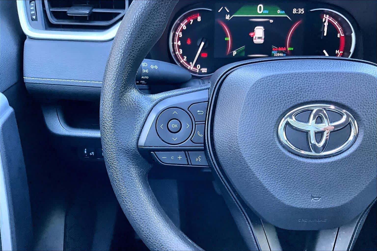 Used 2025 Ice Cap Toyota XLE image 24