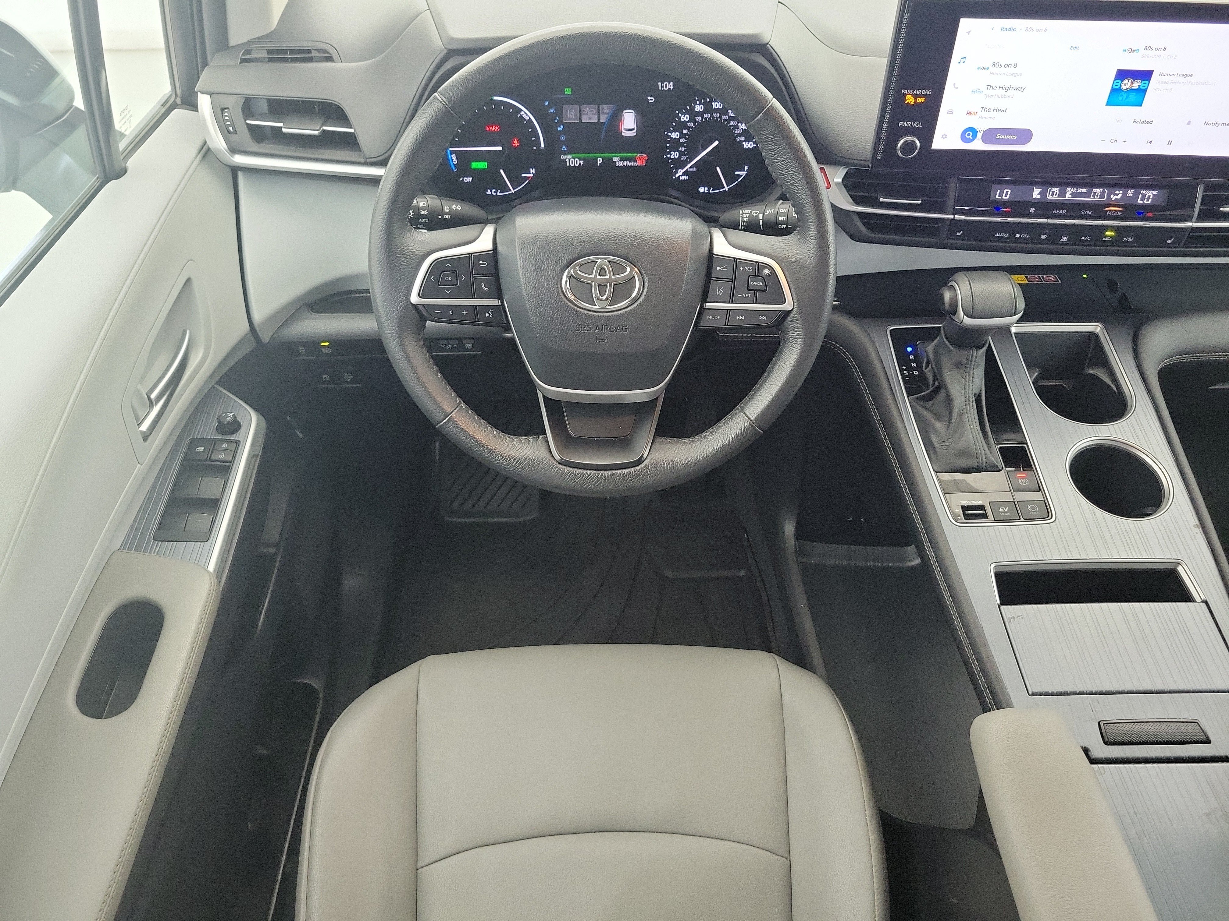 Used 2025 Wind Chill Pearl Toyota XLE image 18