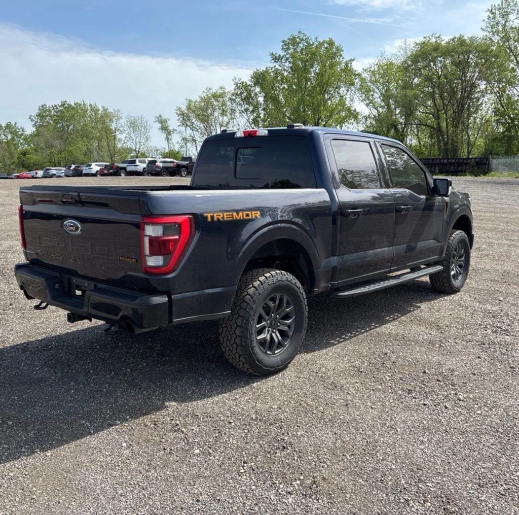 Used 2022 Blue Ford Tremor image 2
