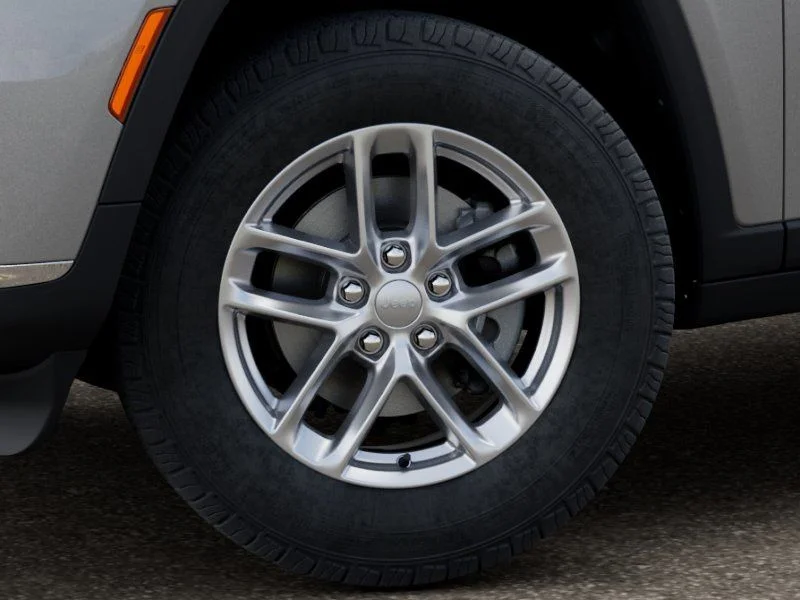 New 2026 Silver Zynith Exterior Paint Jeep Laredo image 8