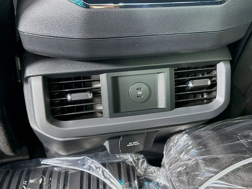 New 2026 Carbonized Gray Metallic Ford XLT image 25