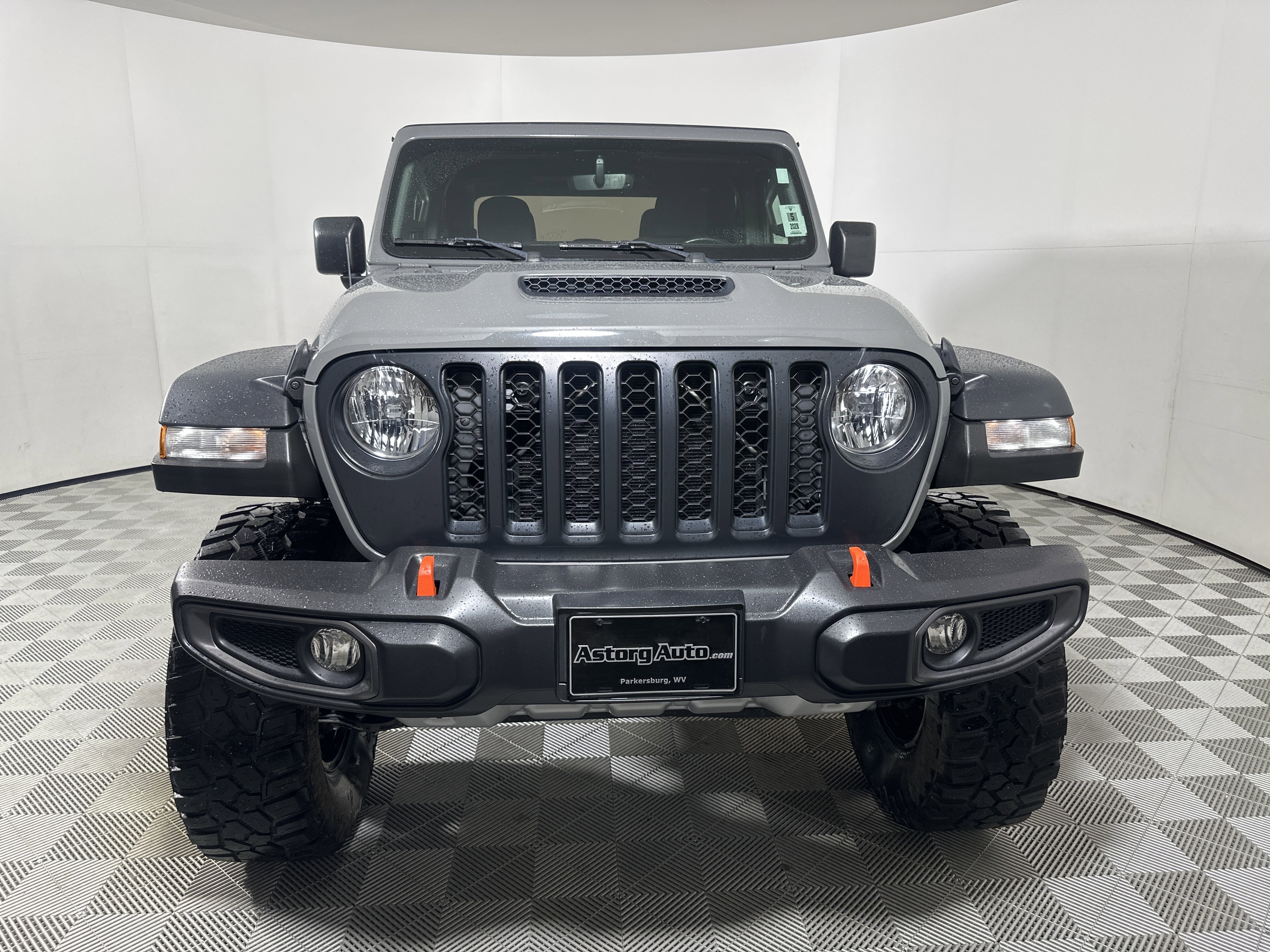Used 2022 Sting-Gray Clearcoat Jeep Mojave image 2