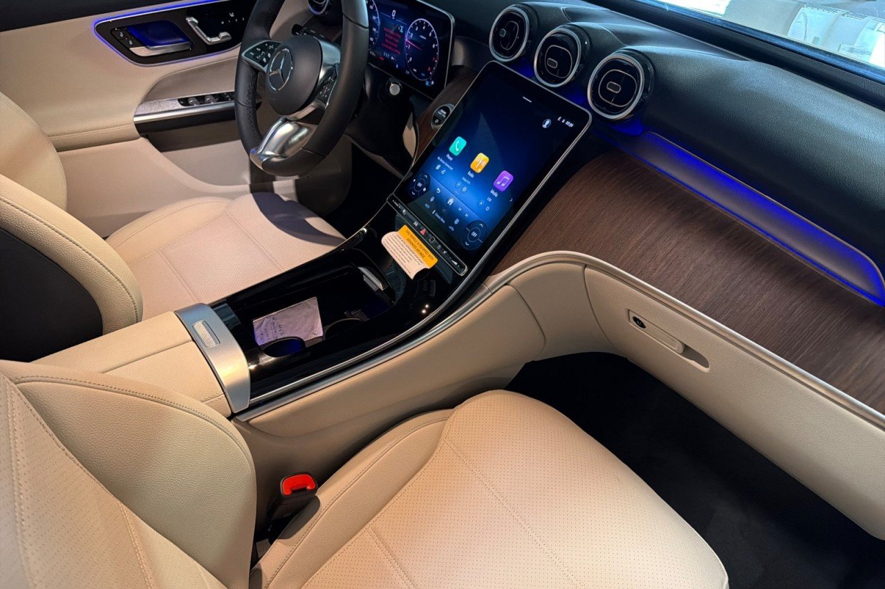 New 2026 Polar White Mercedes-Benz GLC 300 SUV image 15