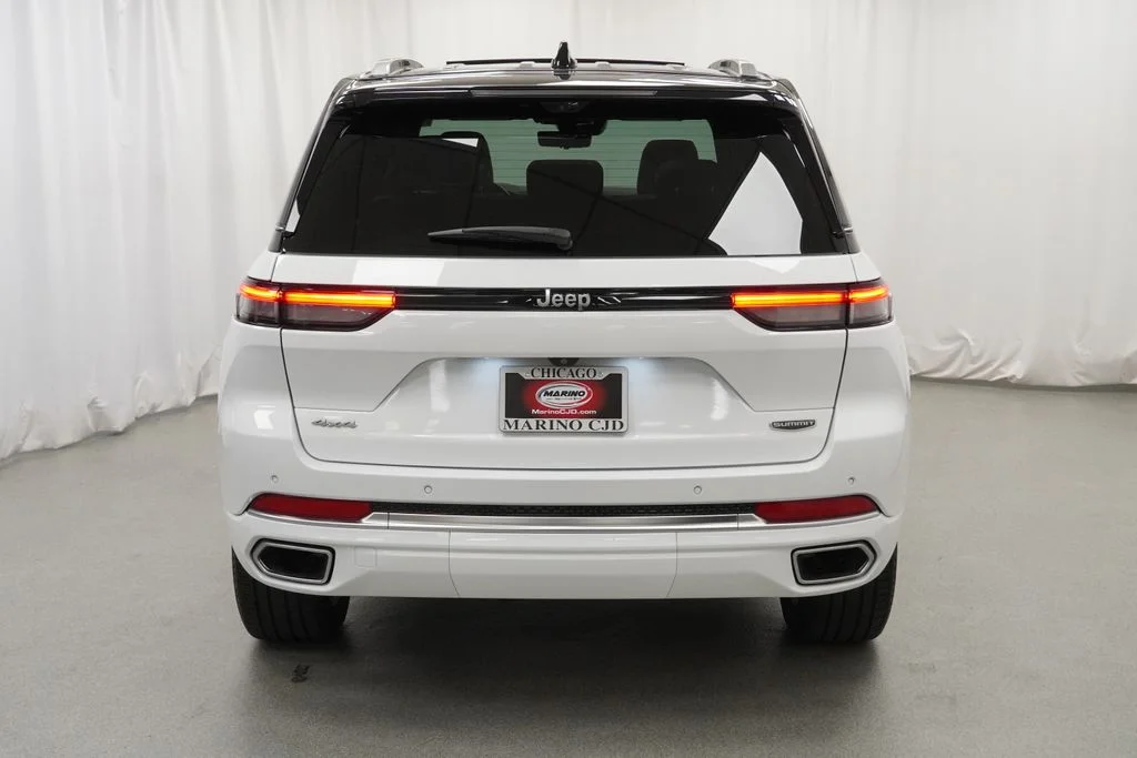 Used 2022 White Jeep Summit image 11