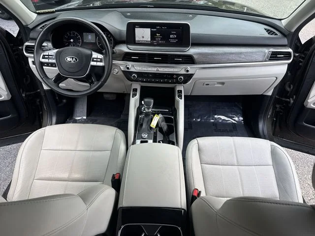 Used 2020 Green Kia EX image 9