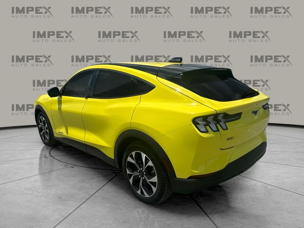 Used 2025 Yellow Ford Select image 2