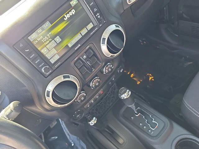 Used 2014 Gray Jeep Unlimited Rubicon image 25