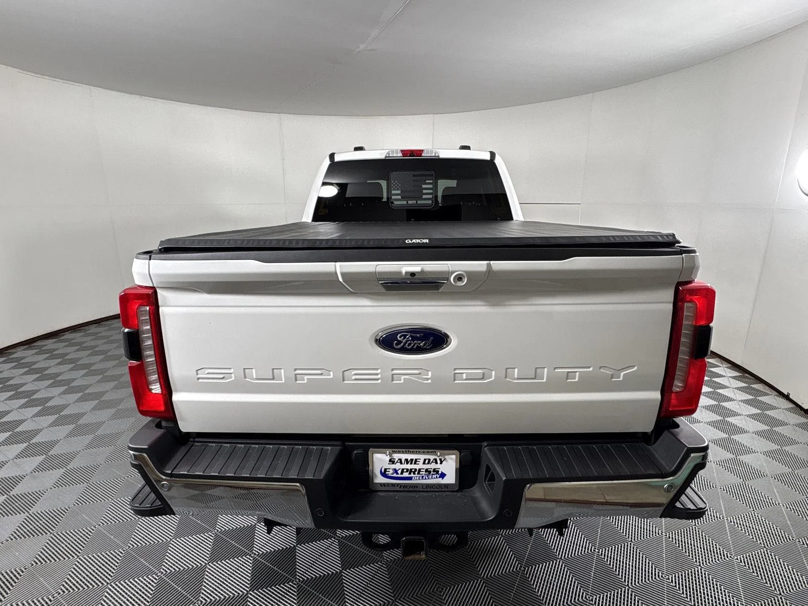 Used 2024 Star White Metallic Tri-Coat Ford LARIAT image 23