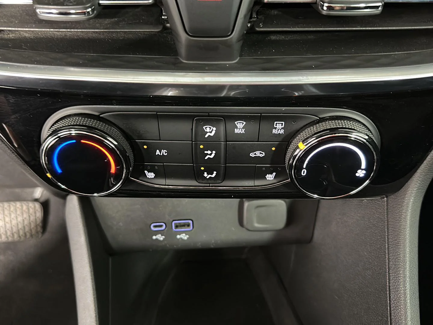 Used 2024 Cinnabar Metallic Buick Sport Touring image 31