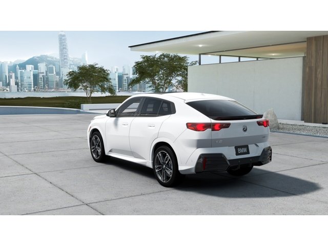 New 2027 Alpine White BMW  image 2