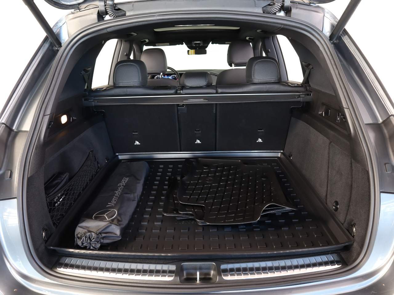 Used 2025 Grey Mercedes-Benz GLE 580 4MATIC® image 18