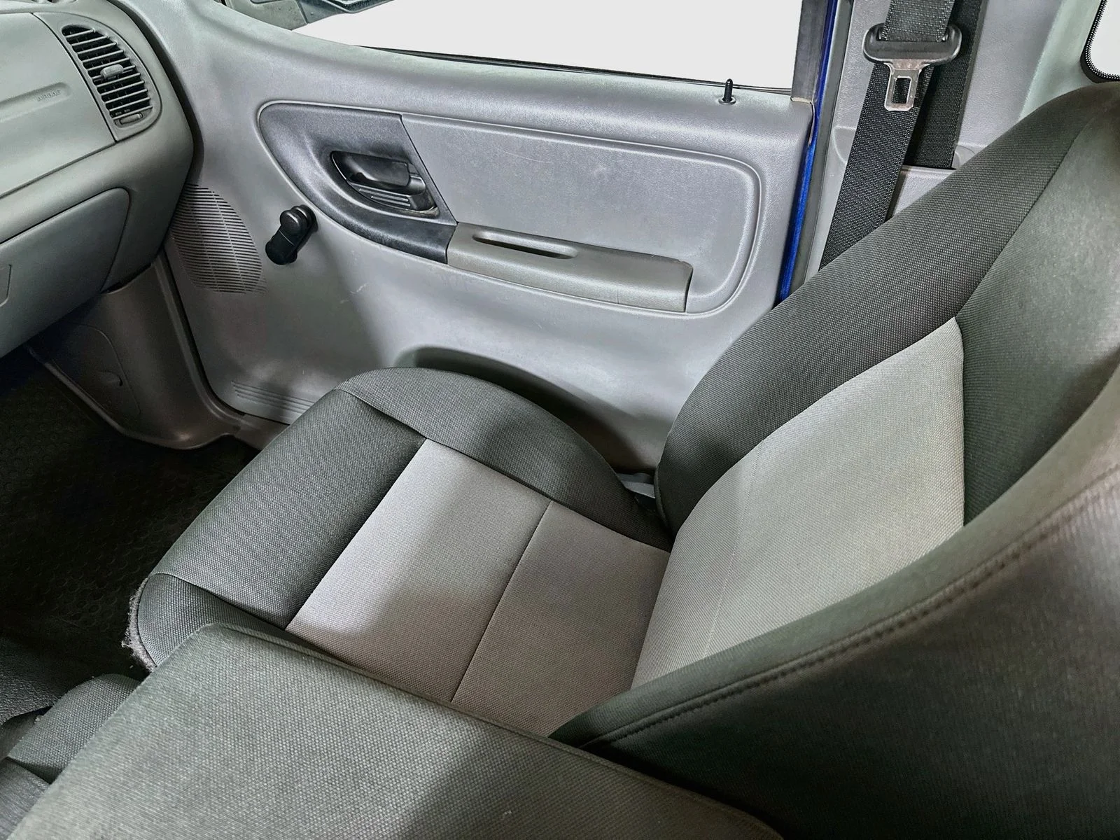 Used 2011 Vista Blue Metallic Ford XLT image 21