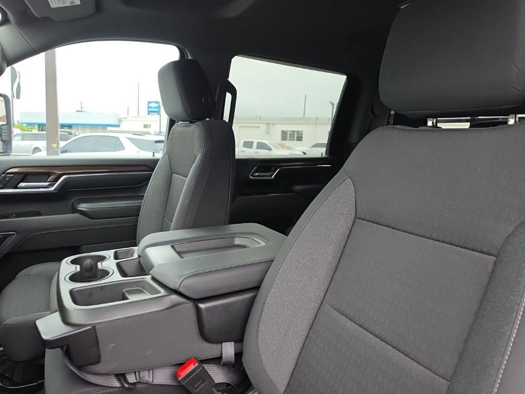 Used 2024 Summit White Chevrolet LT image 23