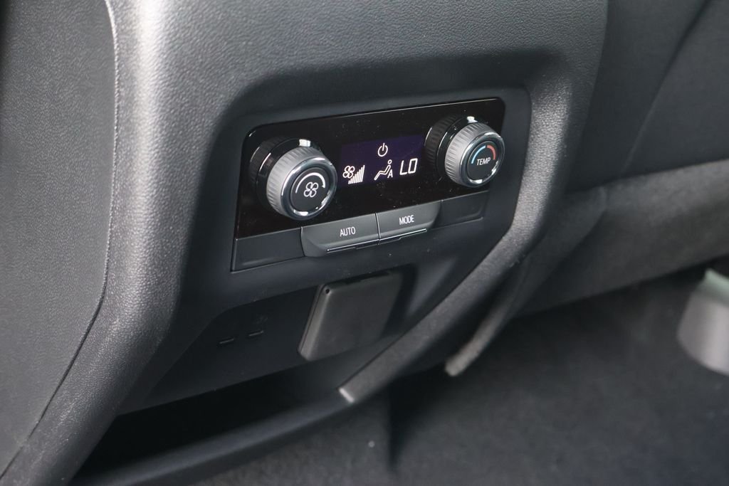 New 2027 Mosaic Black Metallic Chevrolet LT image 39