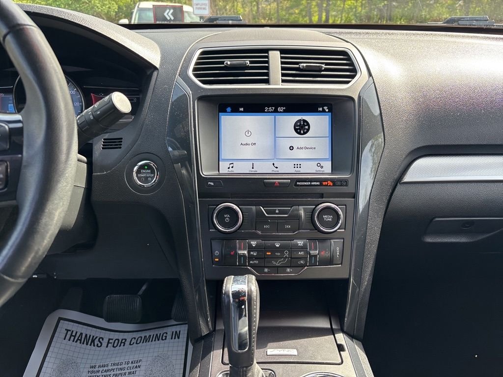 Used 2017 Silver Ford XLT image 27