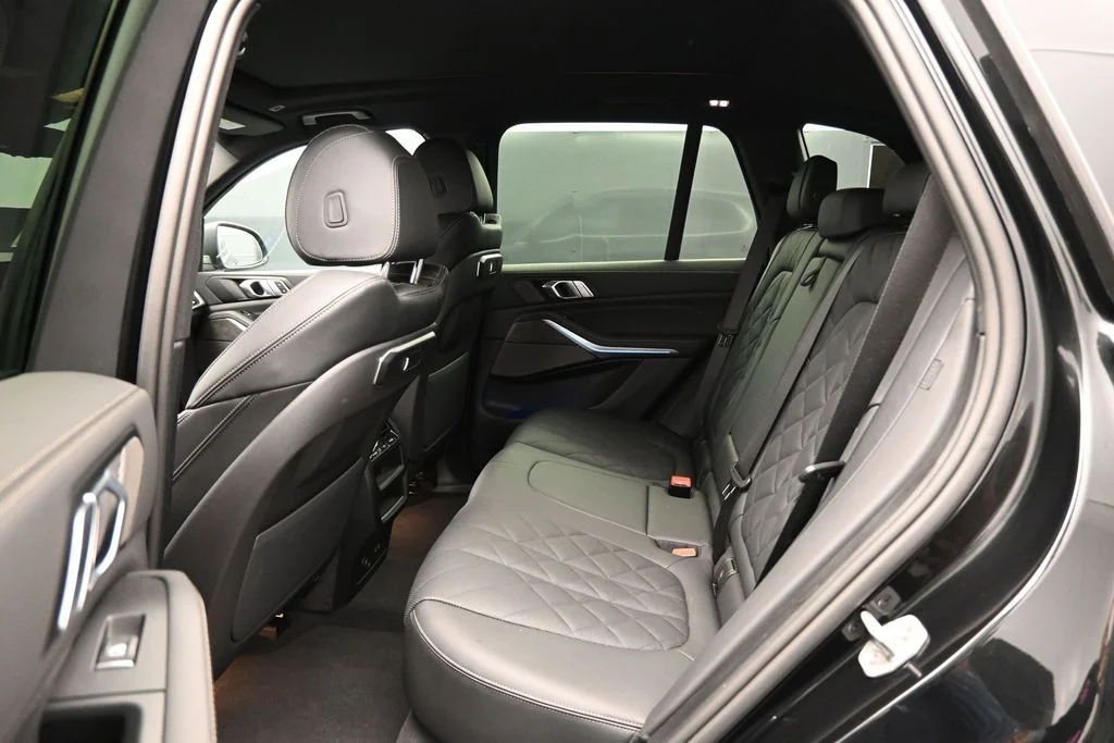 Used 2026 Black BMW sDrive40i image 26
