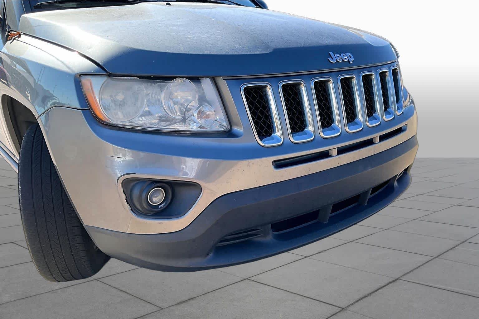 Used 2011 Brilliant Black Crystal Pearl Jeep Latitude image 27