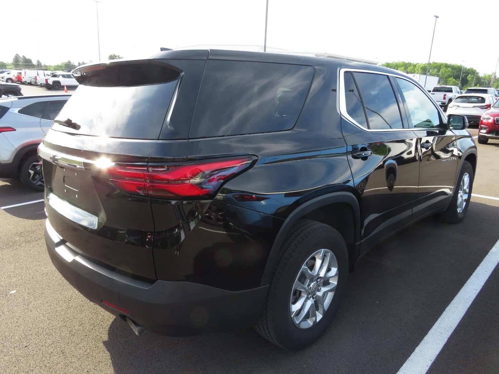 Used 2023 MOSAIC BLACK METALLIC CHEVROLET TRUCK  image 14
