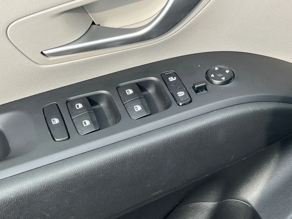 Used 2025 Gray Nissan SV image 13